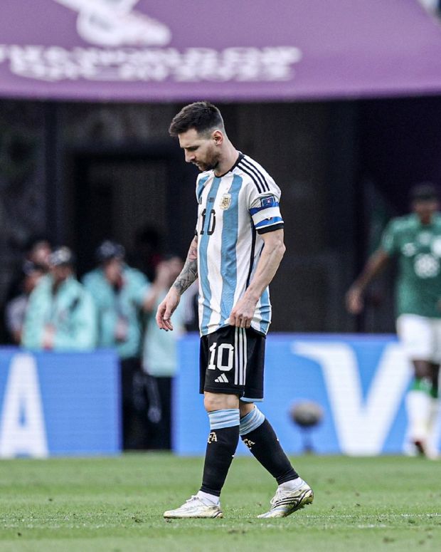 阿根廷输球一小时后无人走出更衣室 梅西：现在要比任何时候都团结和坚强