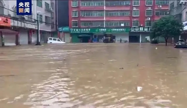 江西抚州特大暴雨致大规模城镇内涝 当地政府已转移疏散被困群众352人