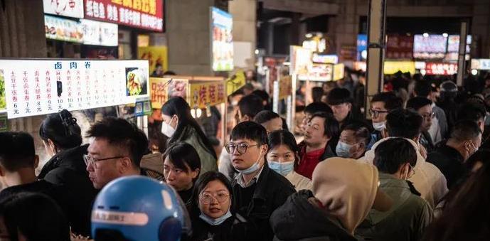 上海最大露天夜市关了?城管回应表示：未经备案，临时关闭