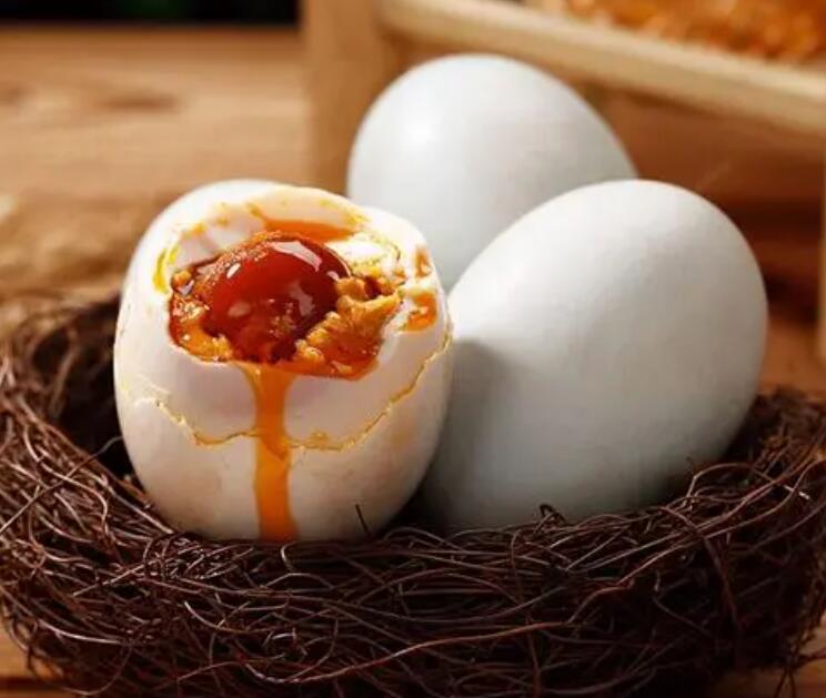台湾清明节后鸭蛋将大缺 蛋黄酥凤黄酥等糕点或将被迫停卖