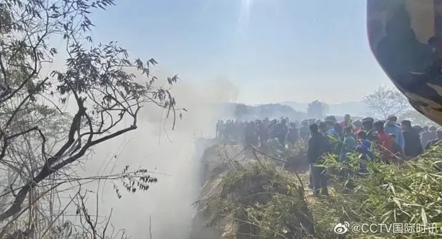 尼泊尔一载72人客机坠毁 现场曝光 至少40具遗体已被找到