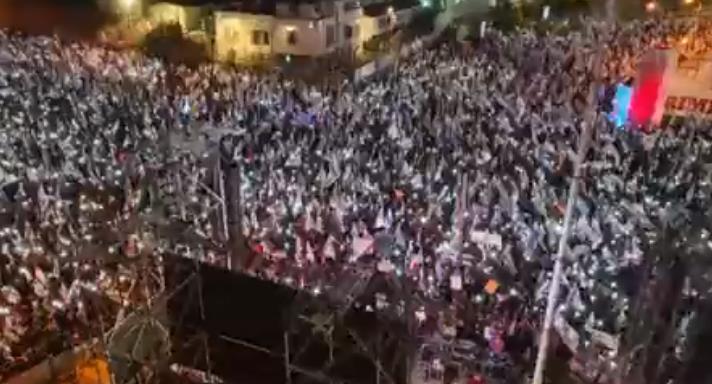 以色列爆发大规模抗议 63万民众上街 警方与民众发生对峙