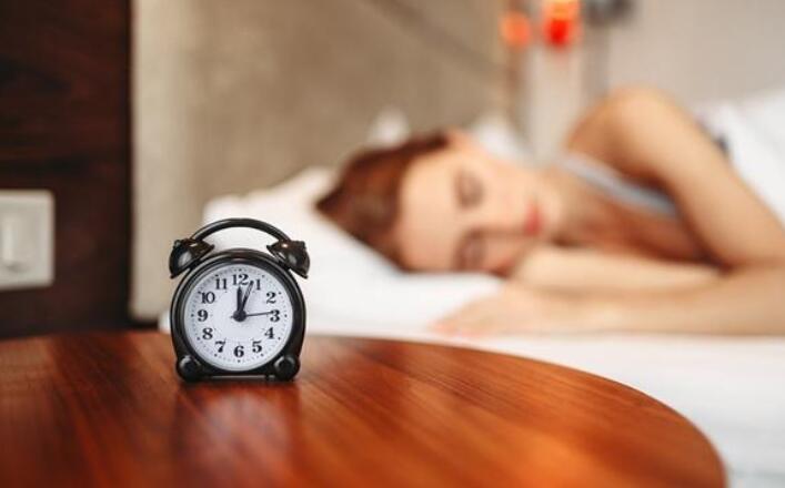 好的睡眠能在30分钟内入睡 专家称不必信奉 8 小时睡眠论