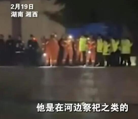 男子在河边为生病亲属祈福溺亡 背后详情在河边蹲的时间太久不幸坠河令人惋惜