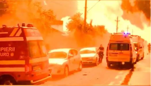 罗马尼亚加油站爆炸 火球直冲天空 周边地区空气质量严重污染居民被迫撤离