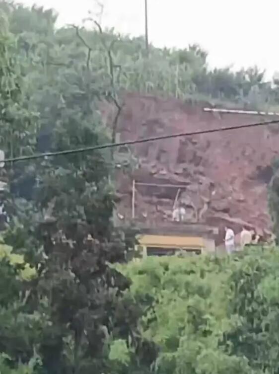 重庆山体滑坡压垮房屋致6人死亡 目前现场已基本处置完毕